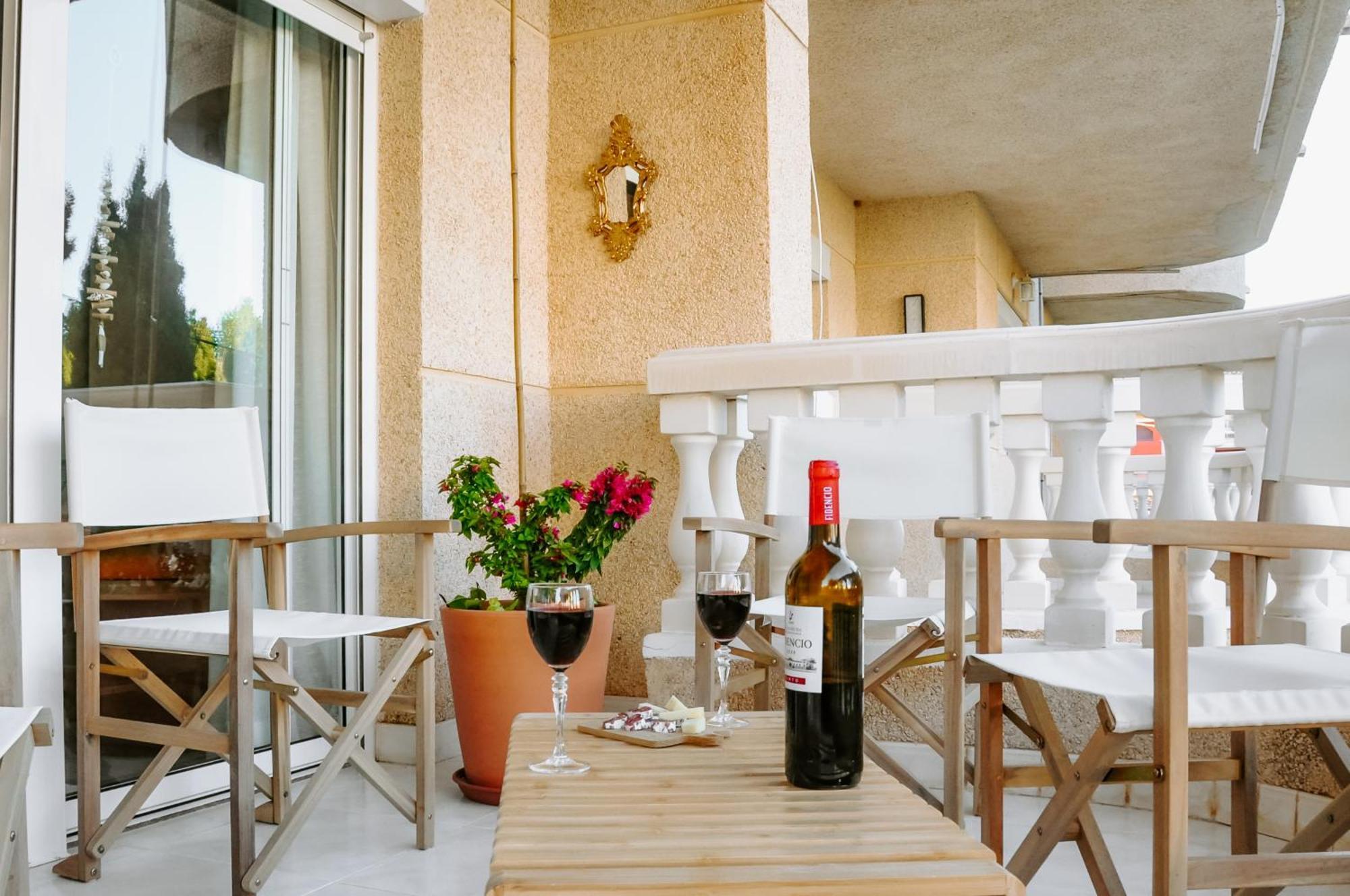 Armonia By The Sea Apartment Platja de Larenal